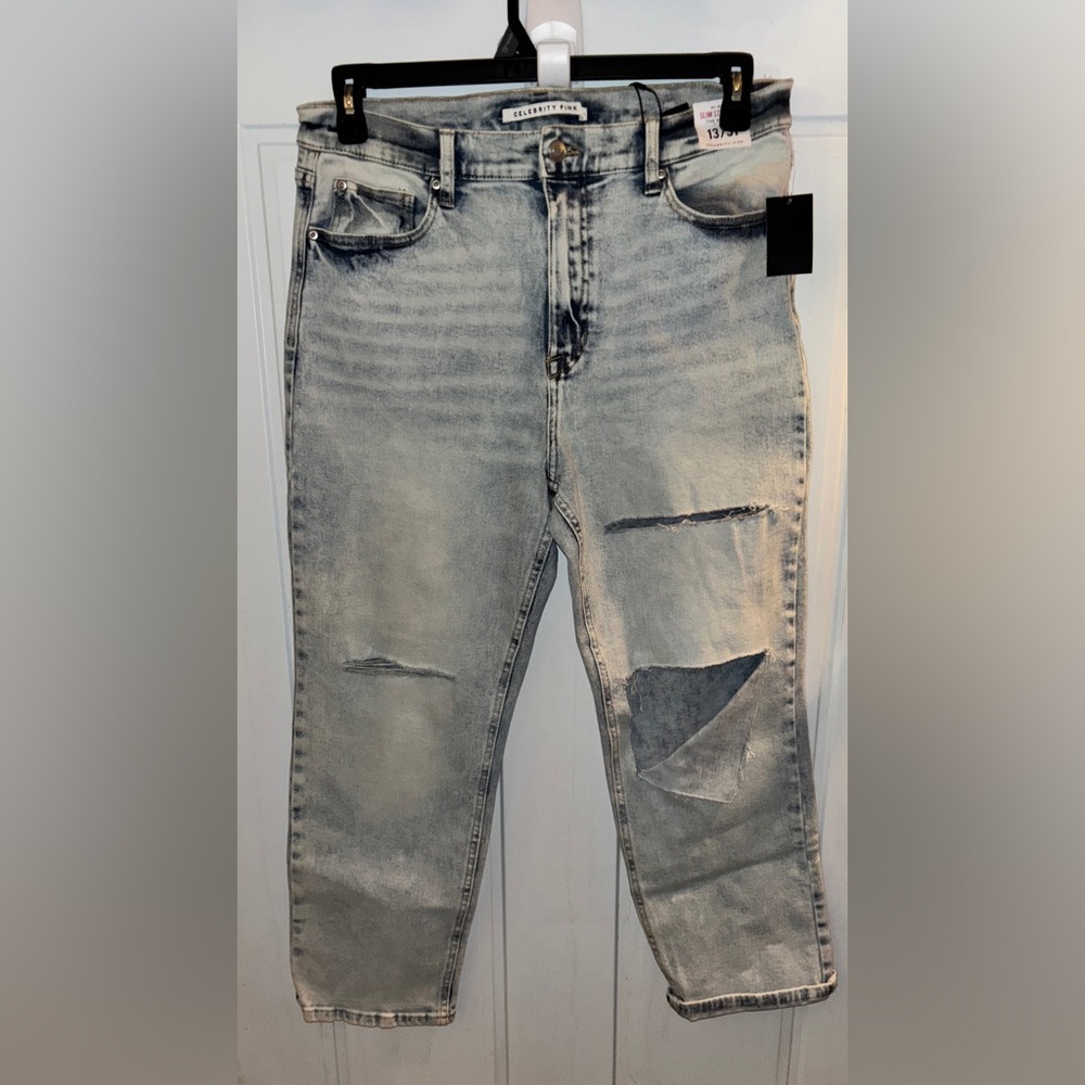 Celebrity Pink HI-RISE Slim Straight
THE ELEVEN Distressed Jeans Sz 13/31 NWT
